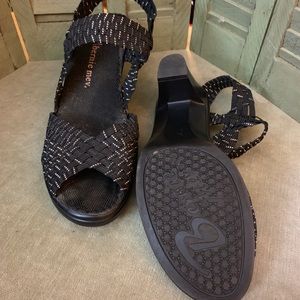 Bernie Mev wedge. Black with silver line